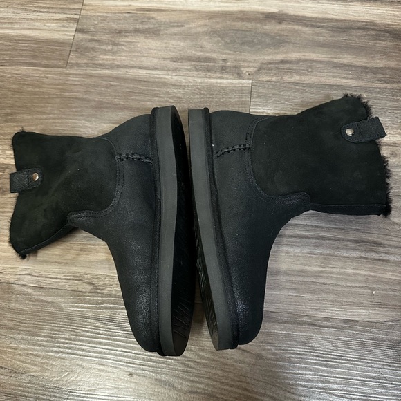 Ugg Australia Women's Sequoia Water Resistant Boots Size 6 - Picture 4 of 6